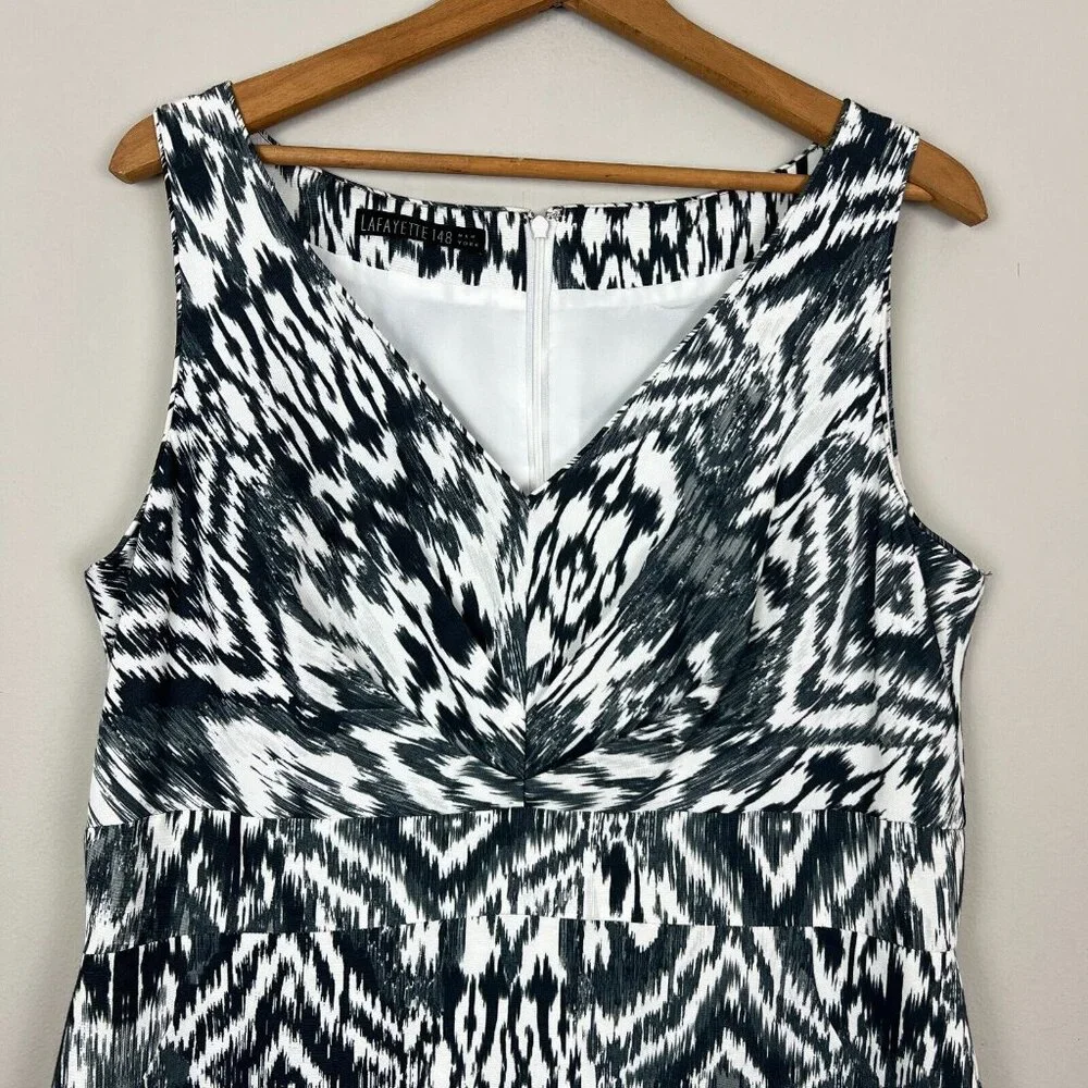 LAFAYETTE 148 Dress Womens 10 Black White Printed Sheath Sleeveless V-Neck 10/12